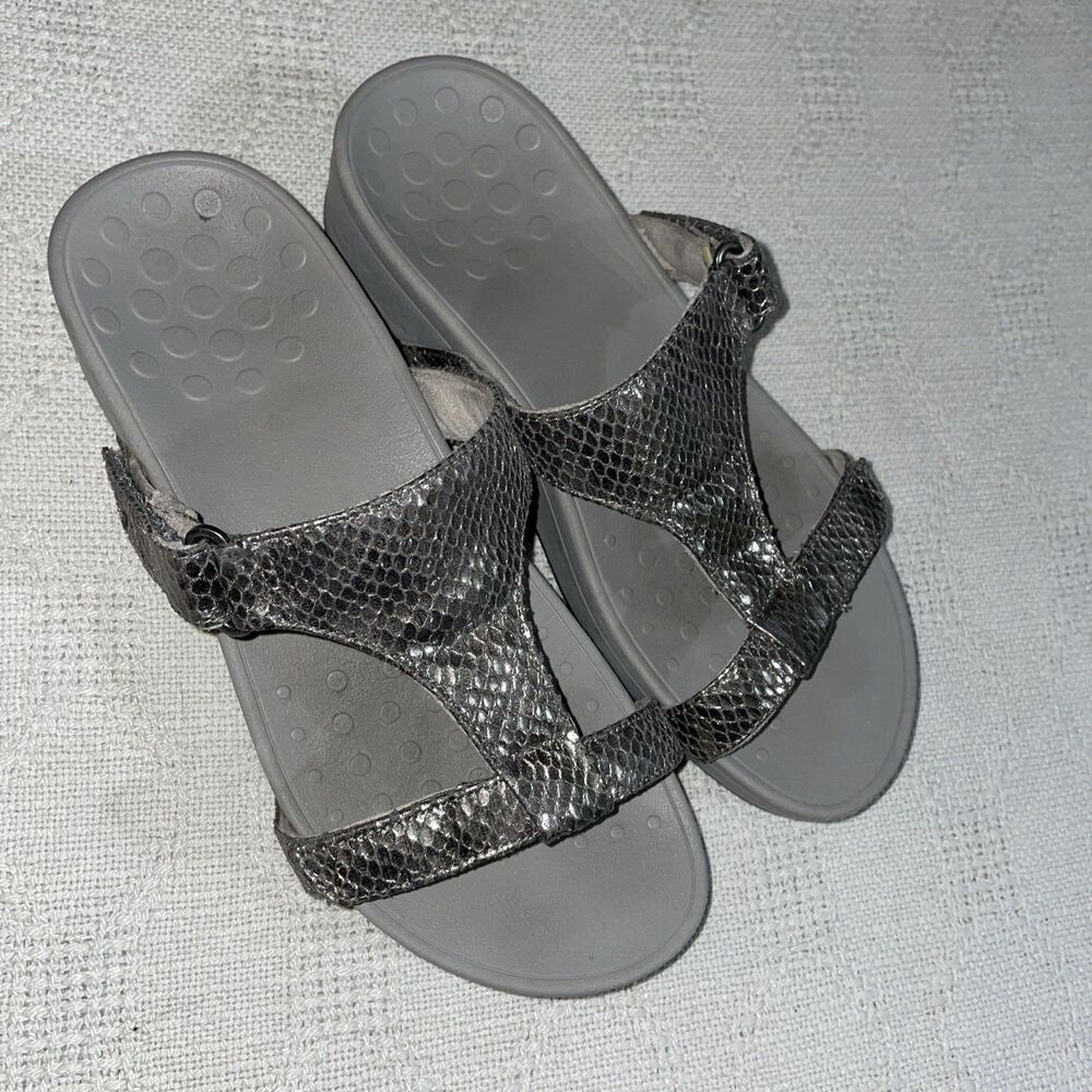 Vionic Women’s Casual Sandals Size 8 M Silver Leather Beach Cruise Island